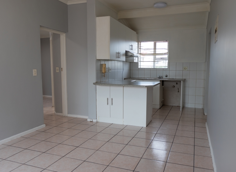 1 Bedroom Property for Sale in Oakglen Western Cape